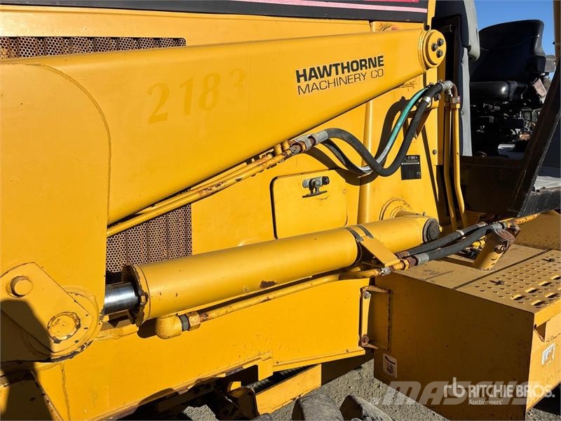 CAT 446D Rovokopači