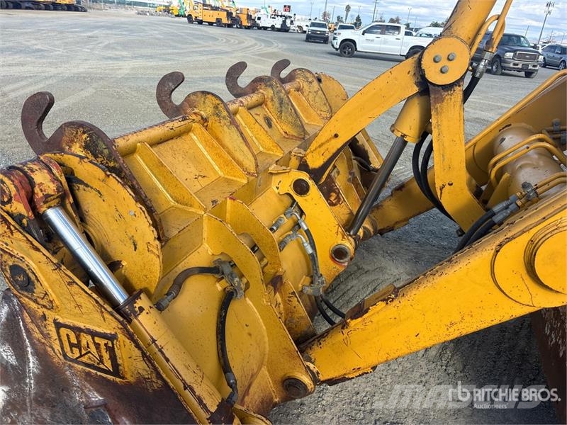 CAT 446D لوادر ذات جرافات عكسية