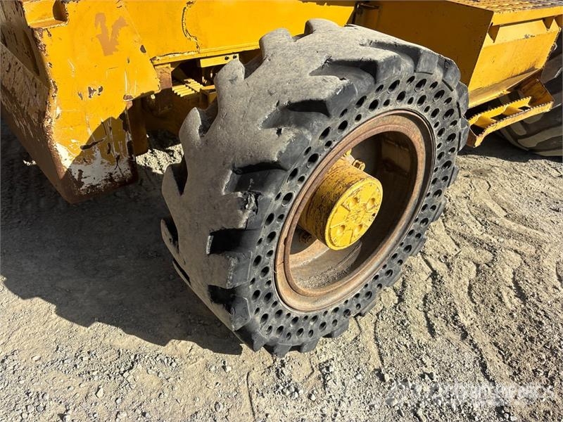 CAT 446D لوادر ذات جرافات عكسية