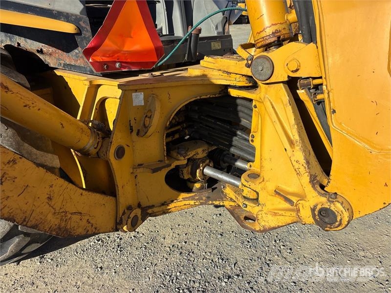CAT 446D Rovokopači