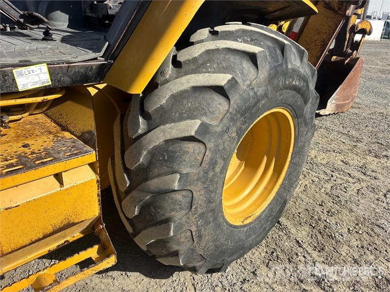 CAT 446D لوادر ذات جرافات عكسية