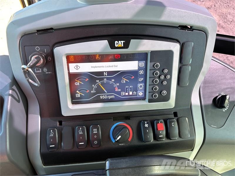CAT 450 لوادر ذات جرافات عكسية