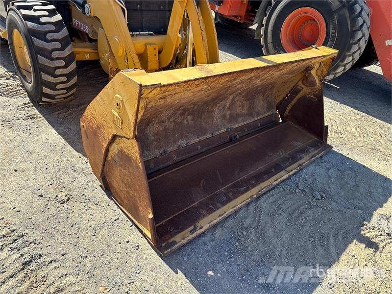 CAT 450 لوادر ذات جرافات عكسية