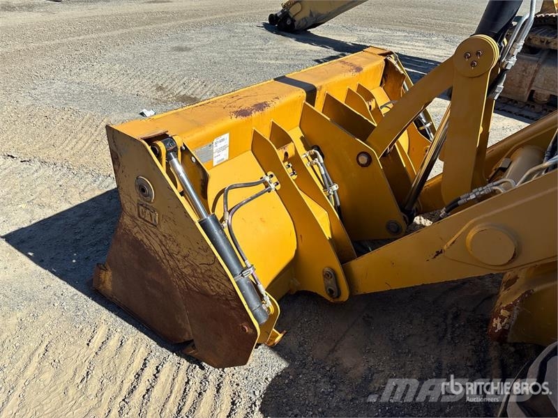 CAT 450 لوادر ذات جرافات عكسية