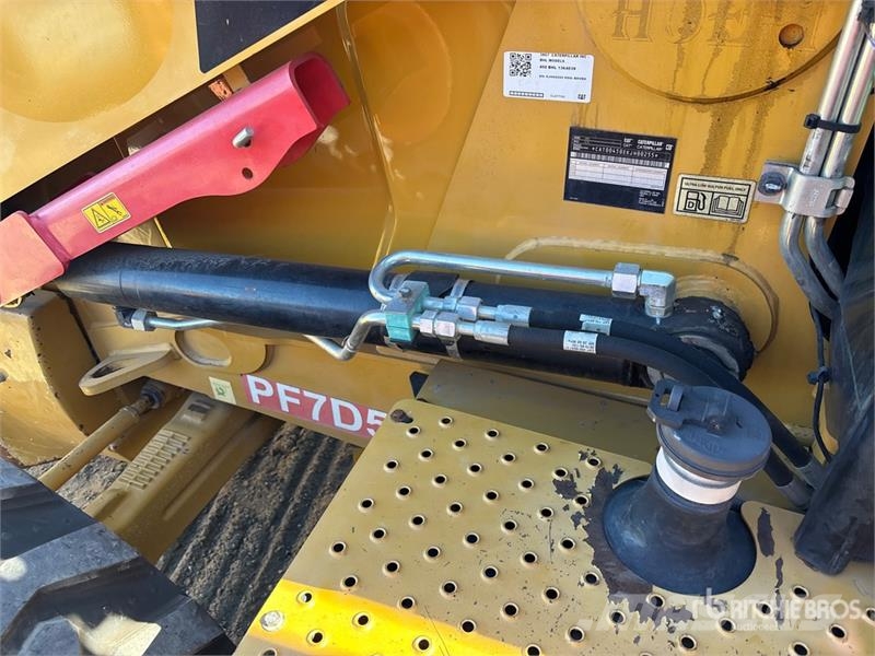CAT 450 لوادر ذات جرافات عكسية