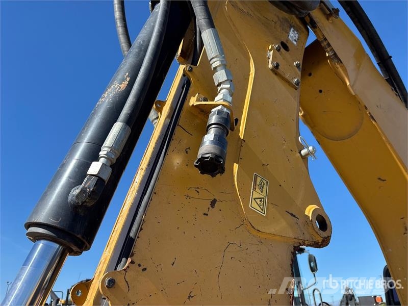 CAT 450 لوادر ذات جرافات عكسية