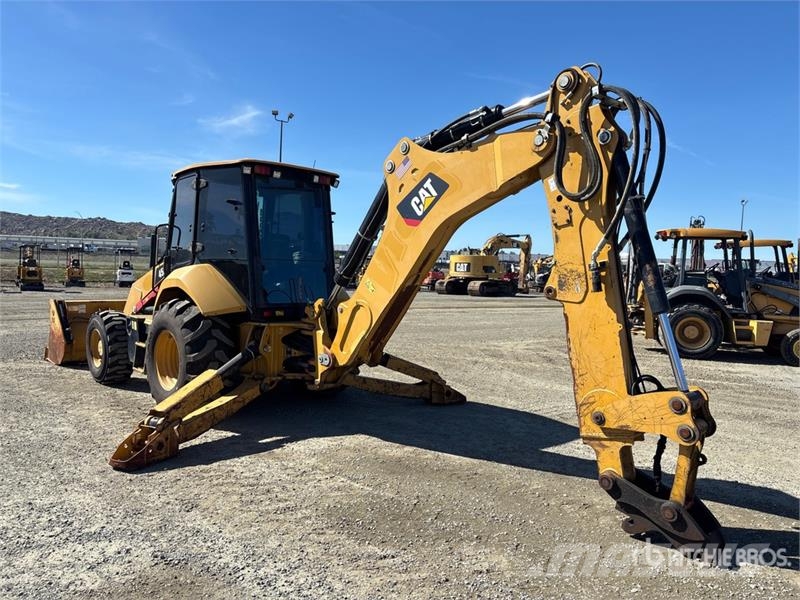 CAT 450 لوادر ذات جرافات عكسية