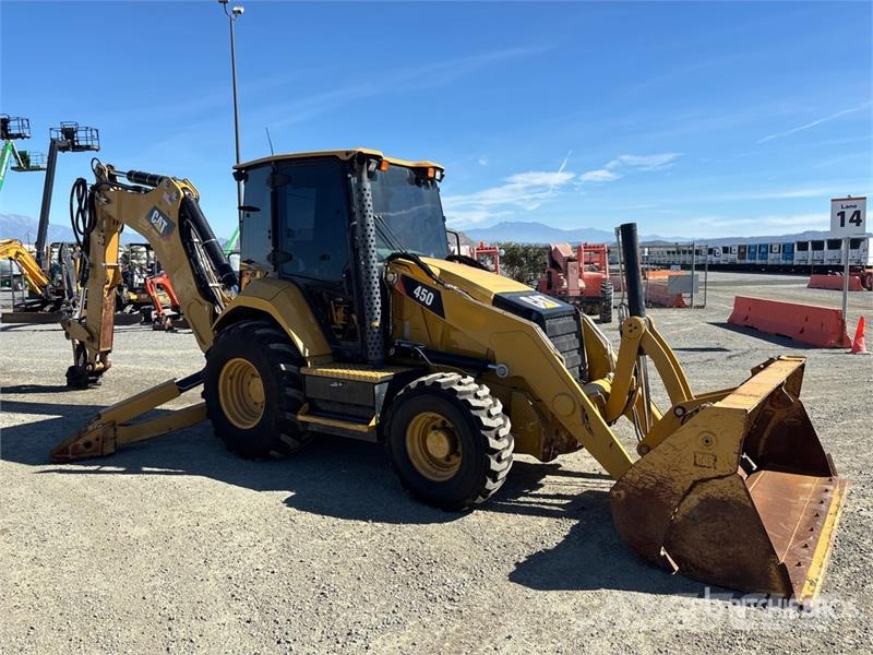 CAT 450 لوادر ذات جرافات عكسية