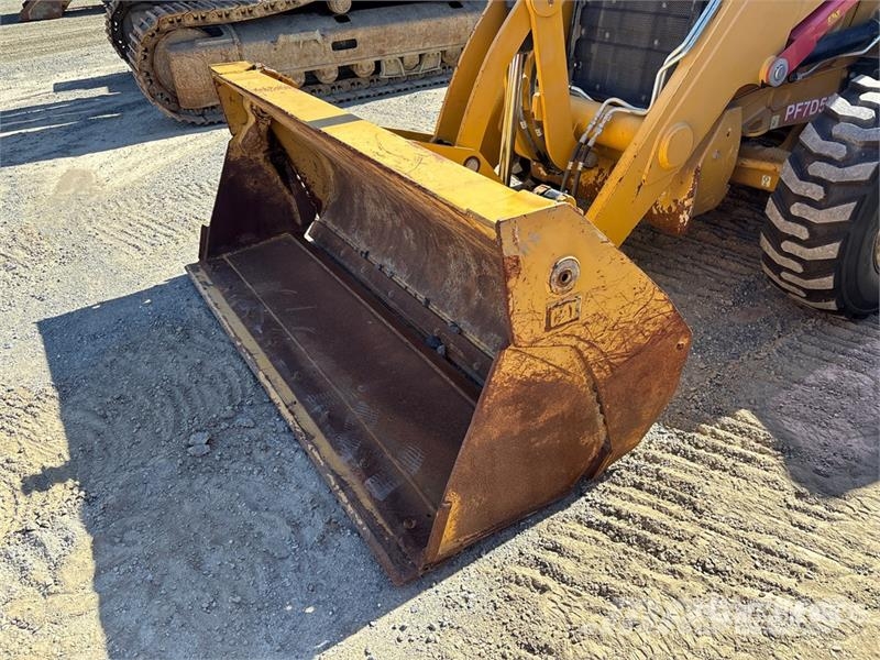CAT 450 لوادر ذات جرافات عكسية