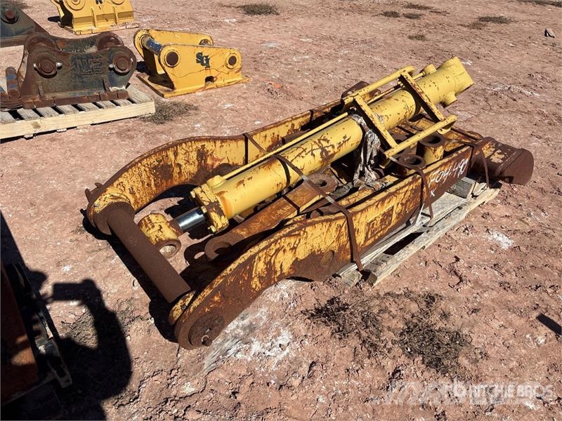 CAT 46 in Hydraulic Excavator Thumb دلاء