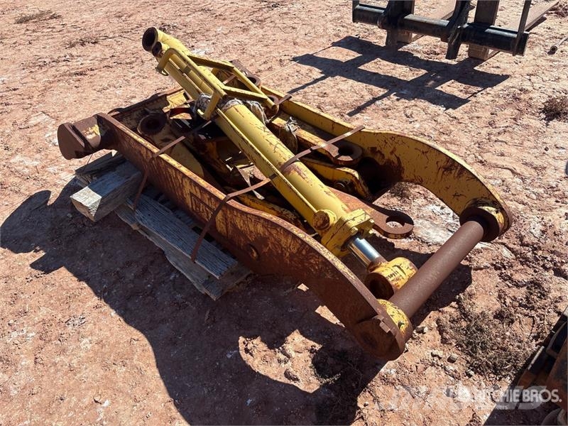 CAT 46 in Hydraulic Excavator Thumb دلاء