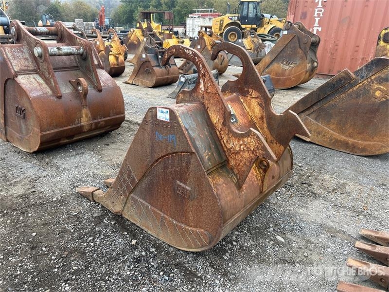CAT 48 in Digging Excavator Bucket - Fits 318B 挖斗