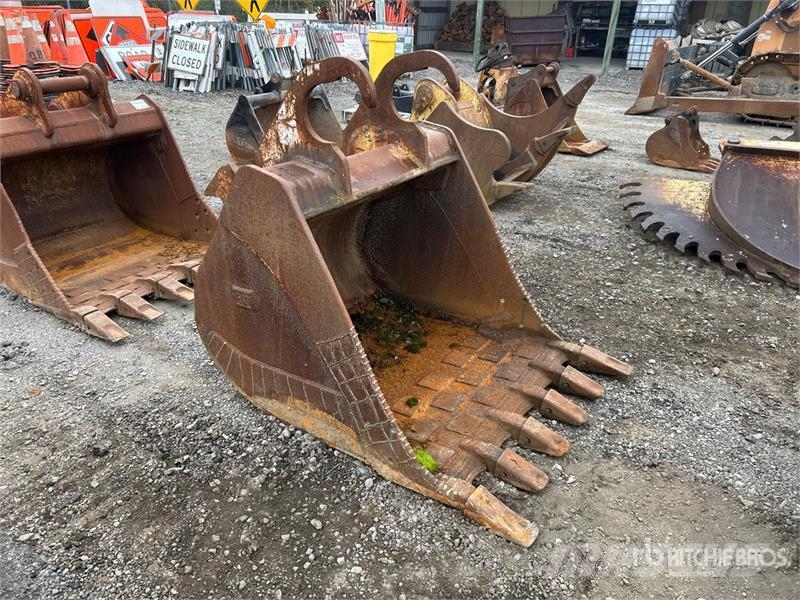 CAT 48 in Digging Excavator Bucket - Fits 318B 挖斗