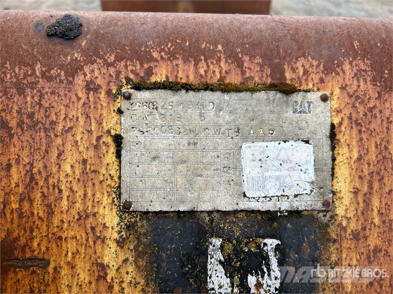 CAT 48 in Digging Excavator Bucket - Fits 318B 挖斗