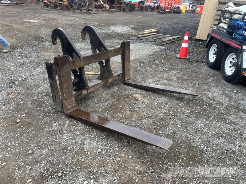 CAT 52 in Q/C Pin-On Wheel Loader Forks - Fits Cat 930 Вили