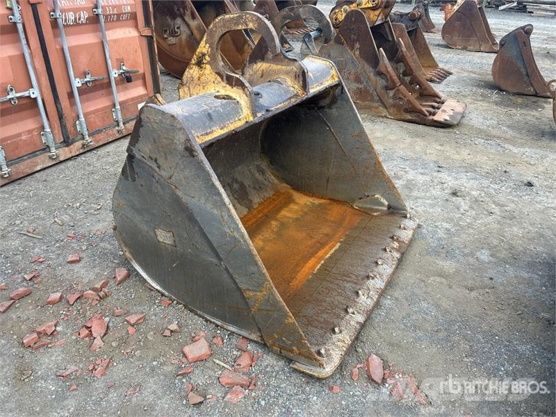 CAT 60 in Q/C Cleanup Excavator Bucket Кофи