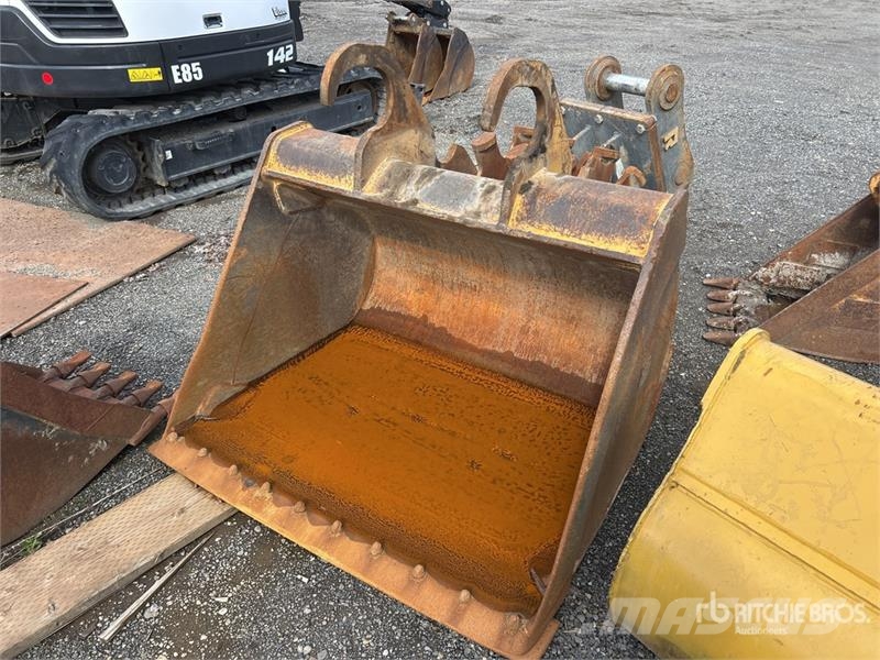 CAT 60 in Q/C Cleanup Excavator Bucket دلاء