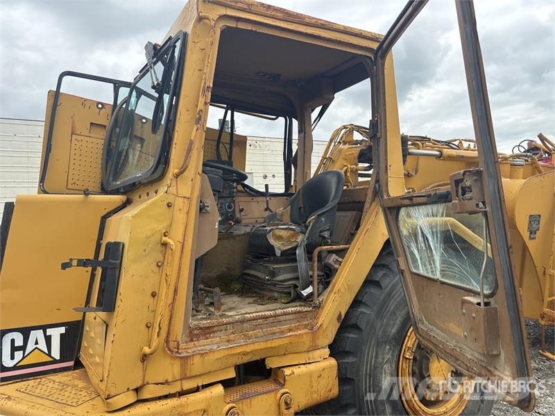 CAT 613C 5000 gal Water Wagon 給水車