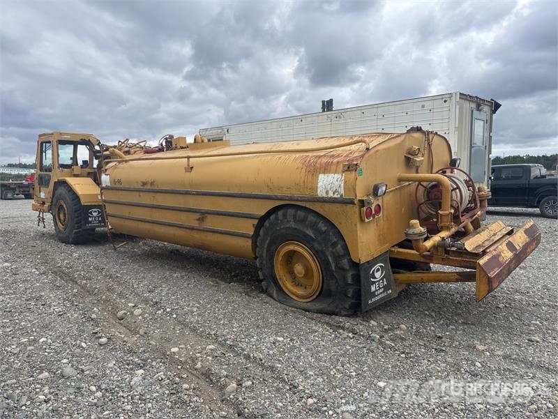 CAT 613C 5000 gal Water Wagon 給水車