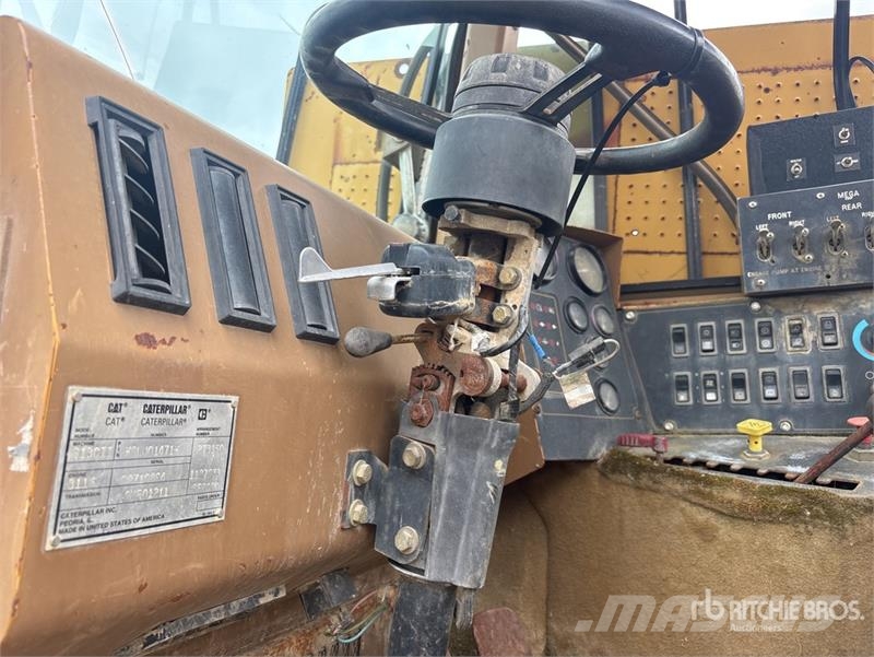 CAT 613C 5000 gal Water Wagon 給水車