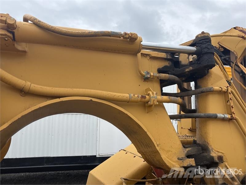 CAT 613C 5000 gal Water Wagon 給水車