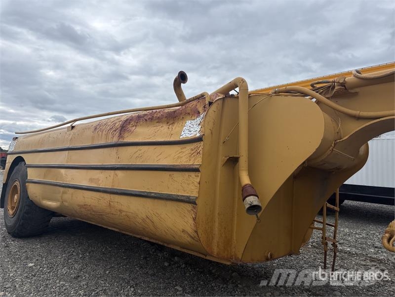CAT 613C 5000 gal Water Wagon 給水車
