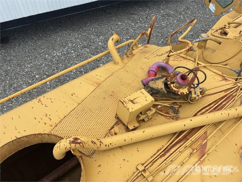 CAT 613C 5000 gal Water Wagon 給水車