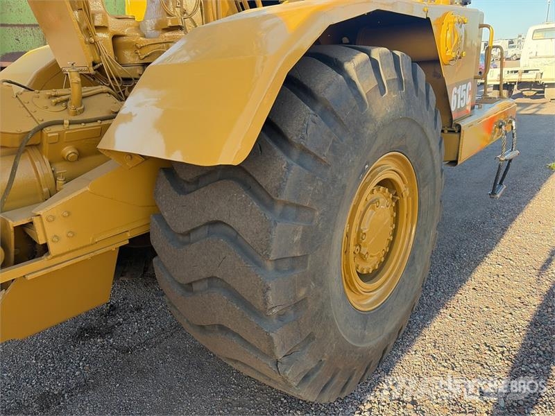 CAT 615C Camiones cisterna