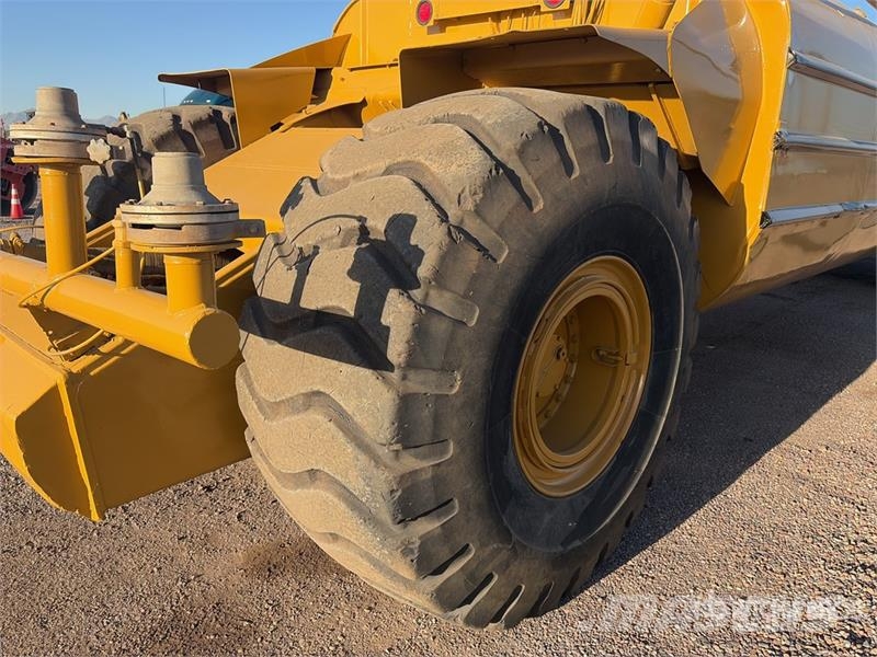 CAT 615C Camiones cisterna