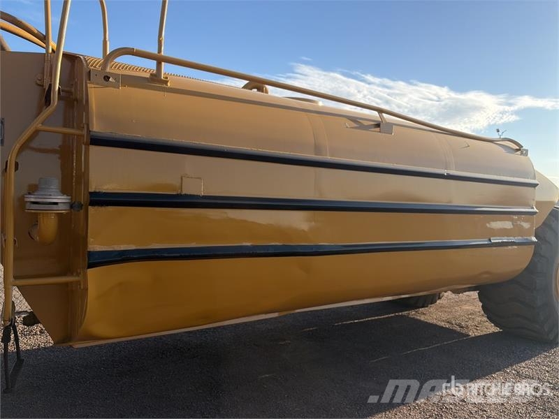 CAT 615C Camiones cisterna