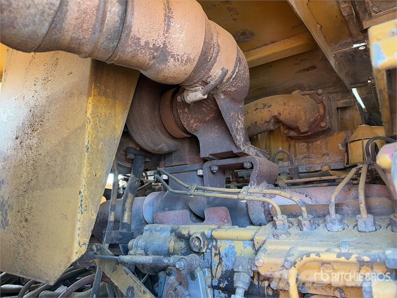 CAT 615C Camiones cisterna