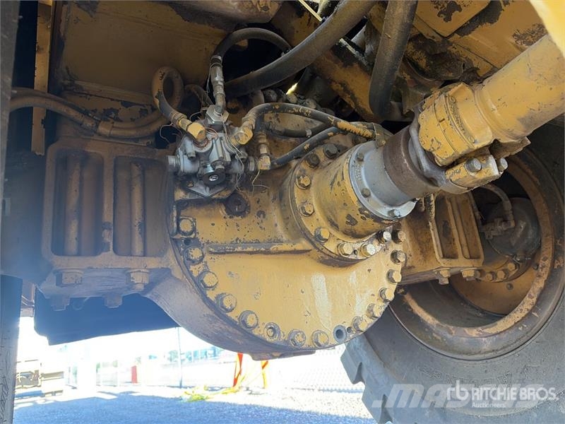 CAT 615C Camiones cisterna