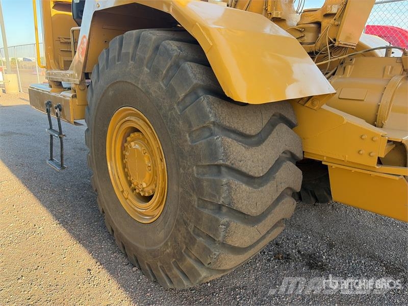 CAT 615C Camiones cisterna