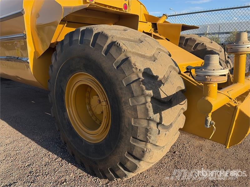CAT 615C Camiones cisterna