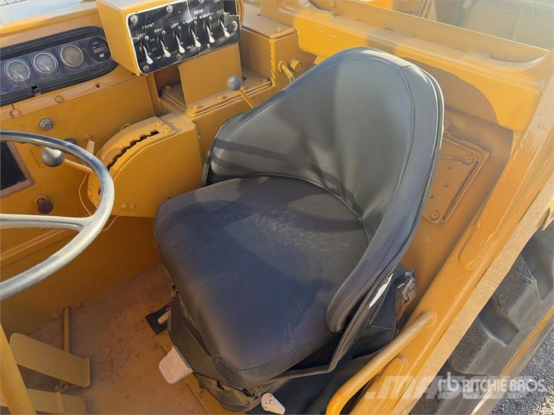 CAT 615C Camiones cisterna