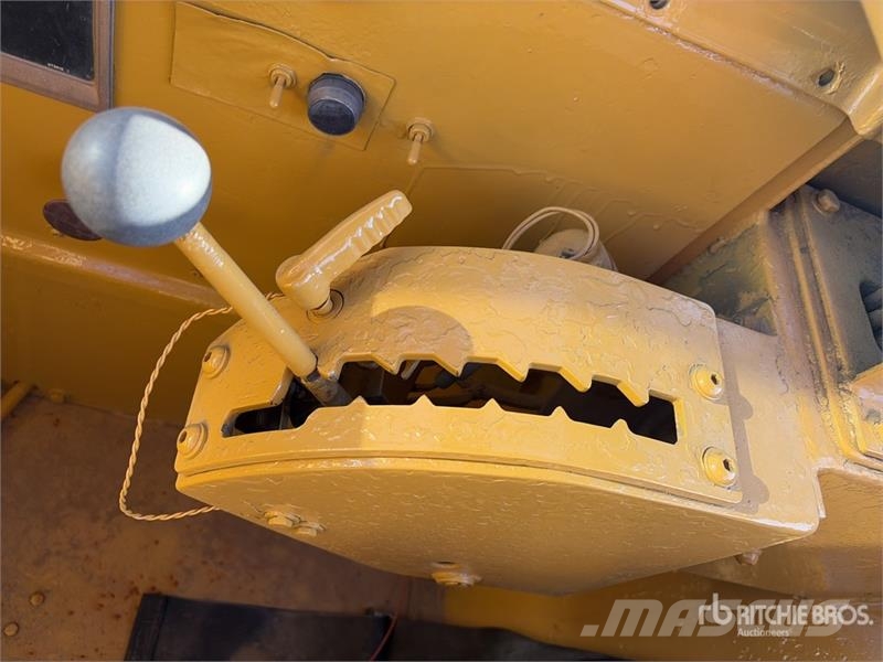 CAT 615C Camiones cisterna