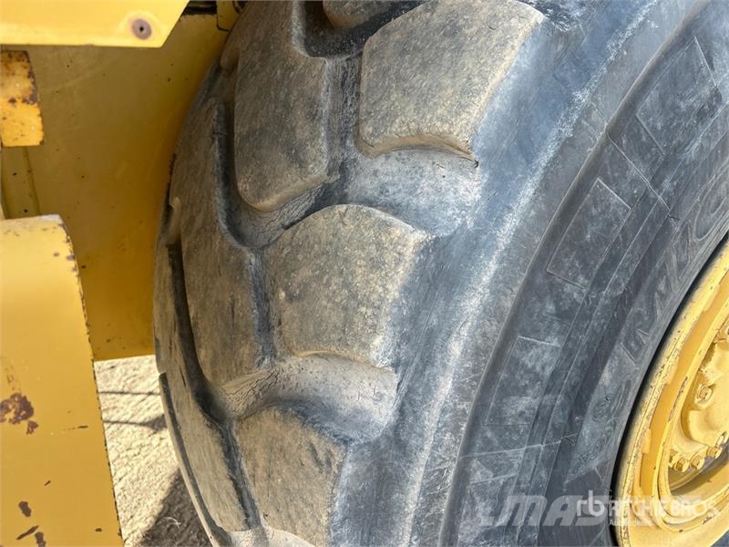 CAT 615C Motor Scraper Skrēperi