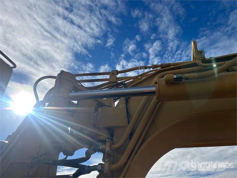 CAT 615C Motor Scraper Skrēperi