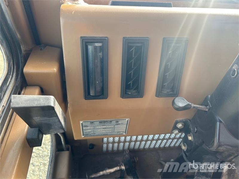 CAT 615C Motor Scraper Skrēperi
