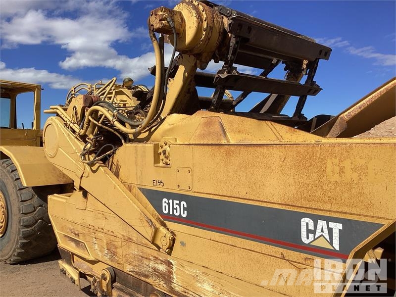 CAT 615C Motor Scraper Raspadores