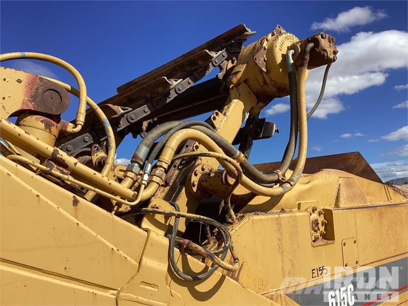 CAT 615C Motor Scraper Raspadores