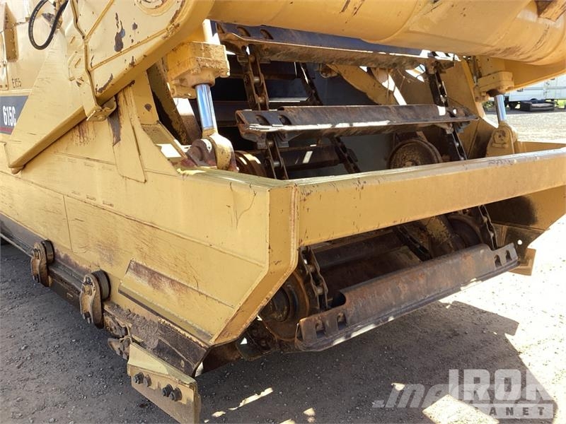 CAT 615C Motor Scraper Raspadores