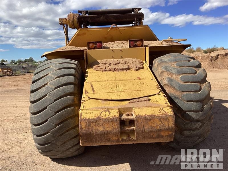 CAT 615C Motor Scraper Raspadores