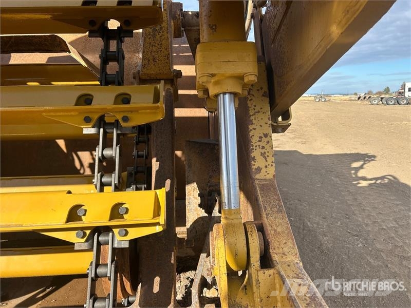 CAT 615C Motor Scraper Skrēperi