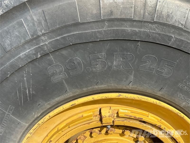 CAT 615C series ll Motor Scraper Elevatoare