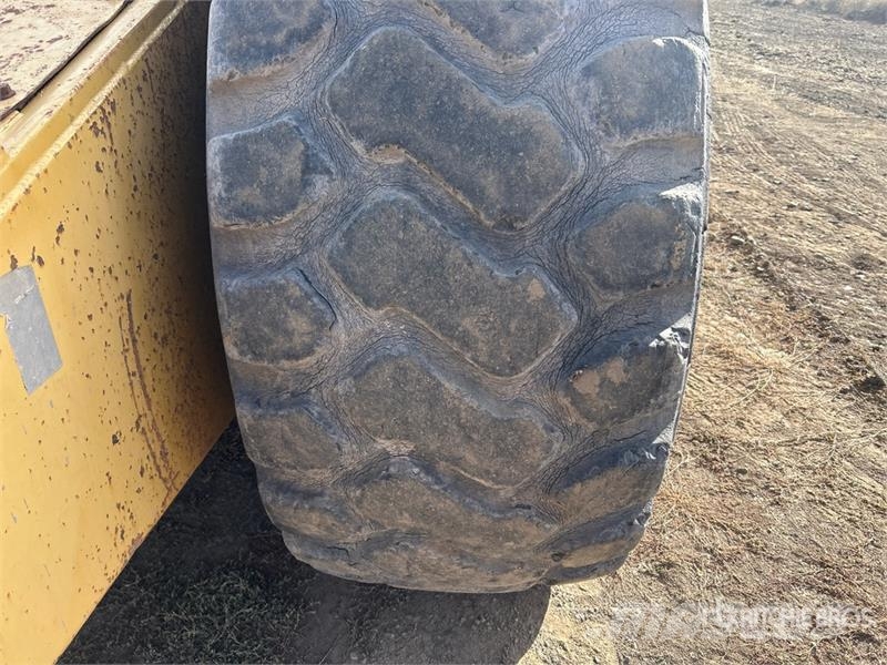 CAT 615C series ll Motor Scraper Elevatoare