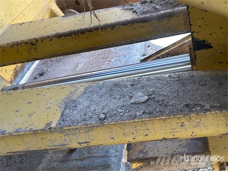 CAT 615C series ll Motor Scraper Elevatoare