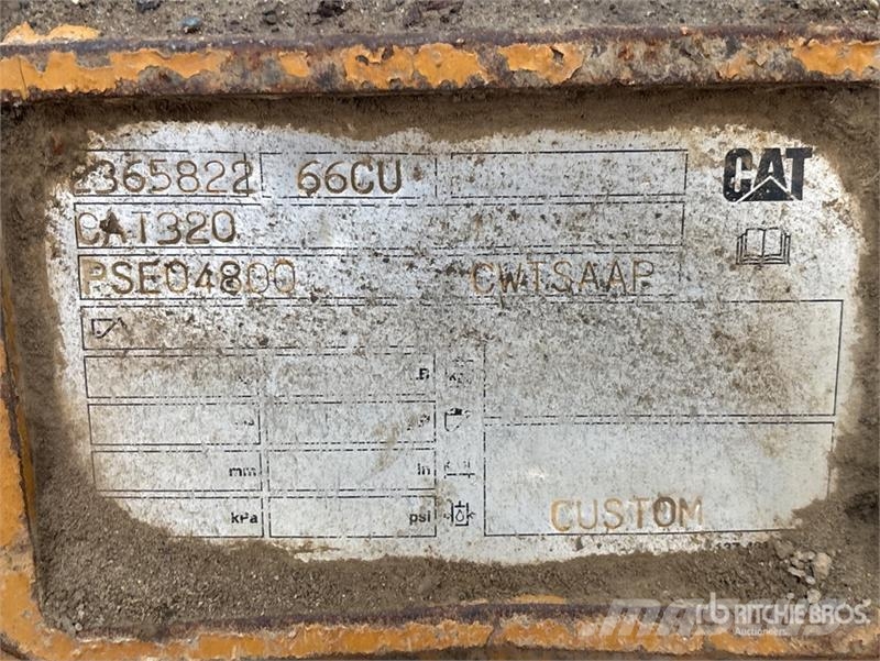 CAT 62 in Q/C Cleanup Excavator Bucket - Fits Cat 320 Žlice