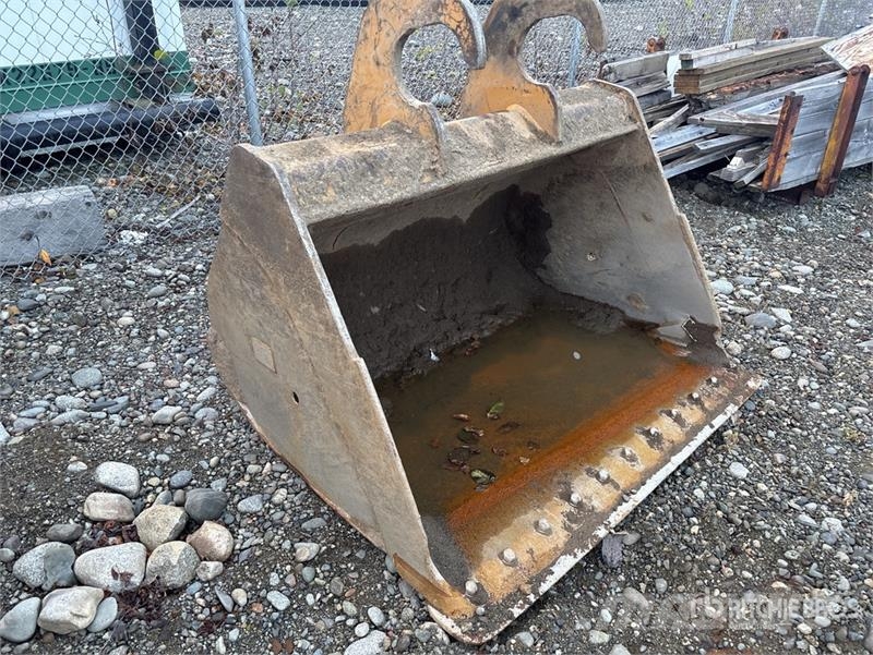 CAT 62 in Q/C Cleanup Excavator Bucket - Fits Cat 320 Žlice