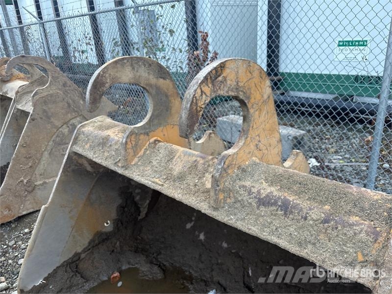 CAT 62 in Q/C Cleanup Excavator Bucket - Fits Cat 320 Žlice